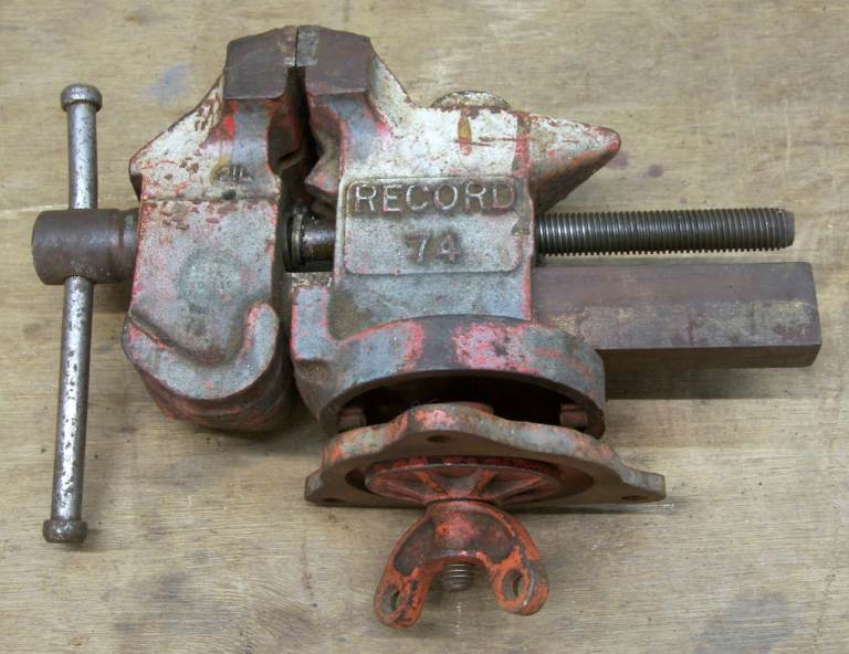 RECORD 74 Engineers Workshop Bench 4-inch Swivel Vice with Anvil