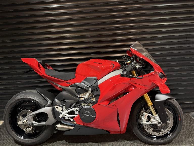 DUCATI PANIGALE V4S AKRAPOVIC RACE SYSTEM  MORE  1 OWNER SERVICED 2025 Petrol