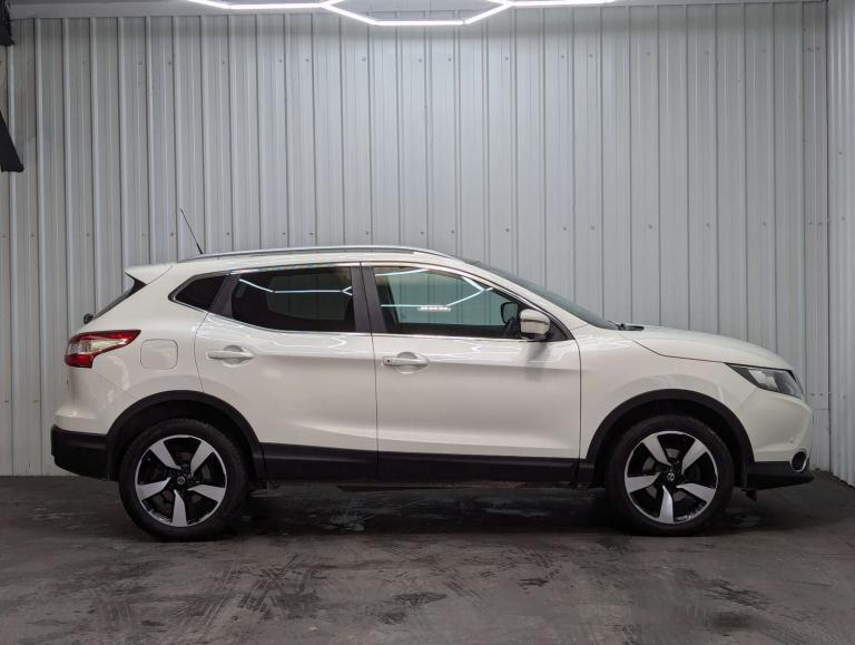 2015 Nissan Qashqai 1.5 Qashqai N-Tec+ dCi 5dr SUV Diesel Manual