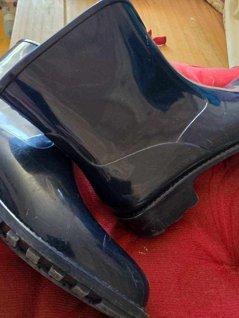 Navy blue ankle welly boots