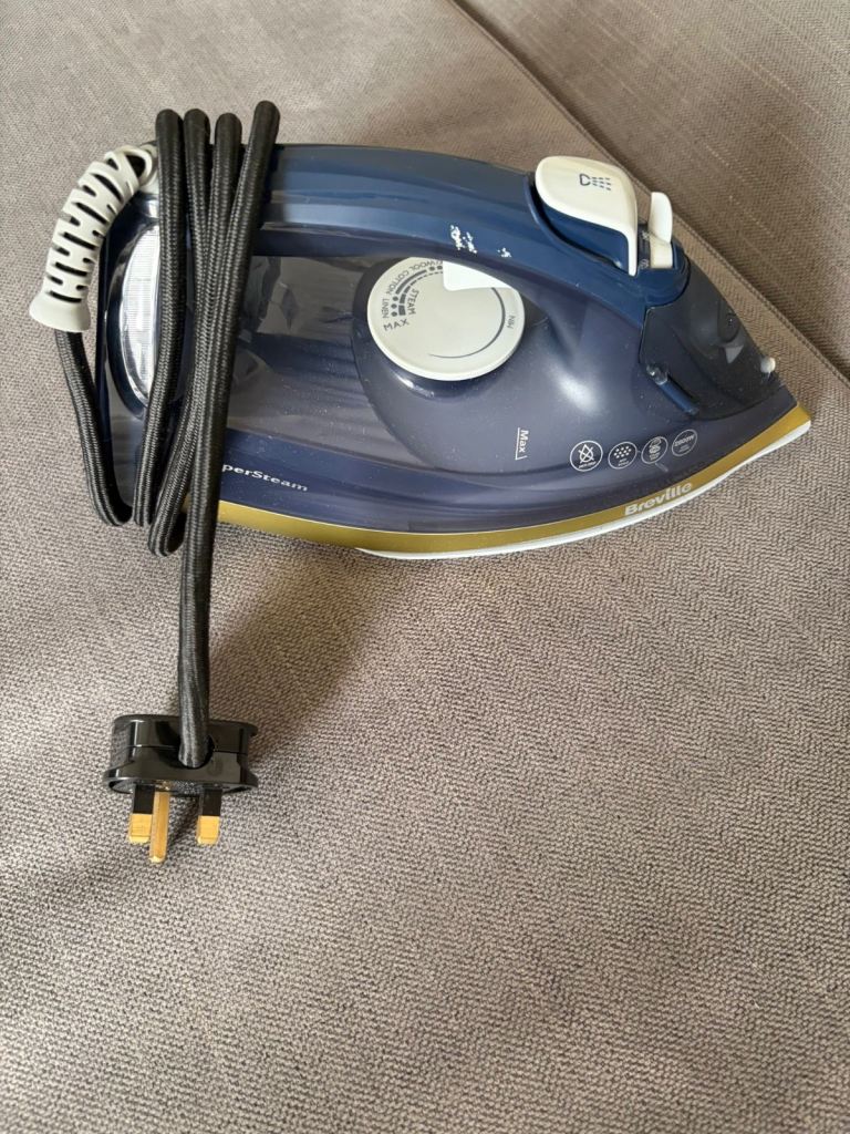 Breville 2600W SuperSteam Iron