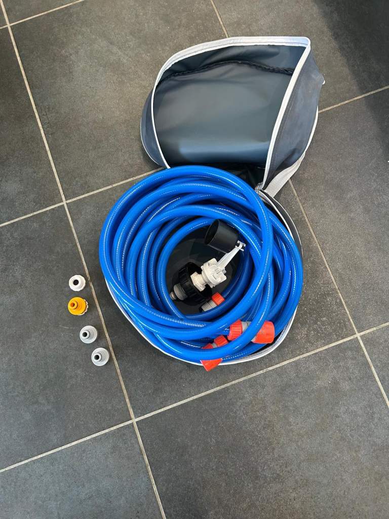 Aquaroll mains adaptor, 7.5m hose, connectors, 7.5m extension hose and storage bag