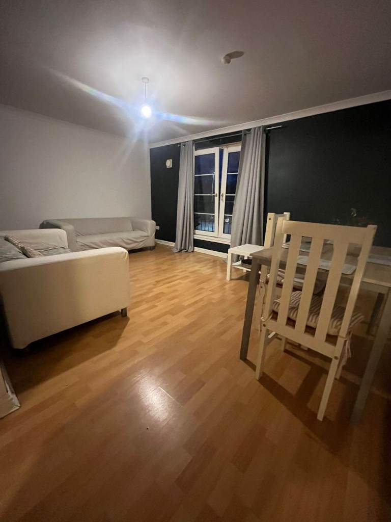 Two Bed Flat Duddingston Parking 