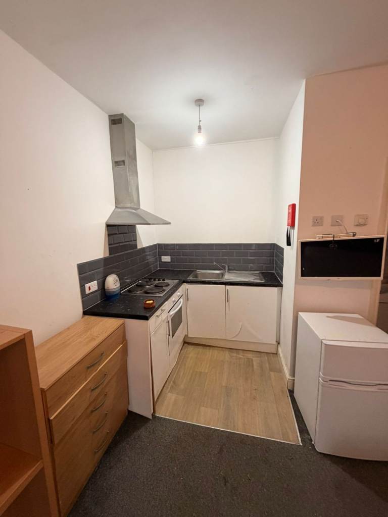 Studio Flat - All inclusvie - except council tax