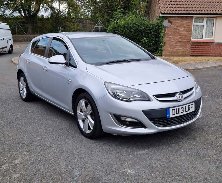 VAUXHALL ASTRA,SRI Hatchback, 2013, Manual, 1398 (cc), 5 doors