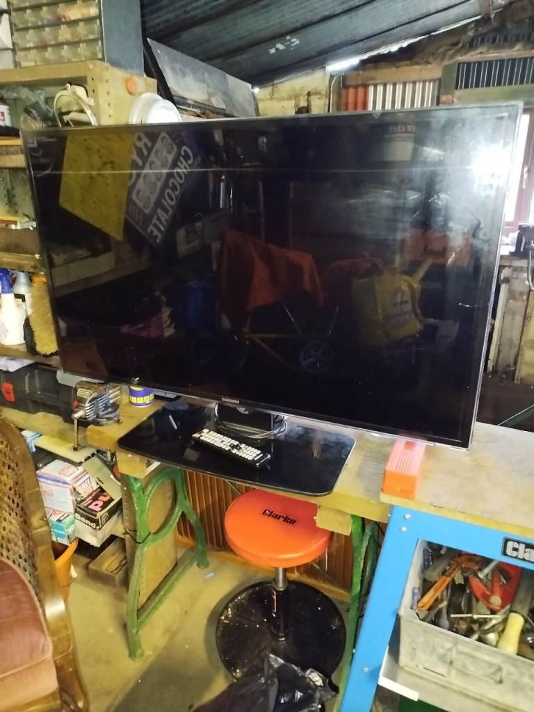 Samsung 48" Smart Television 