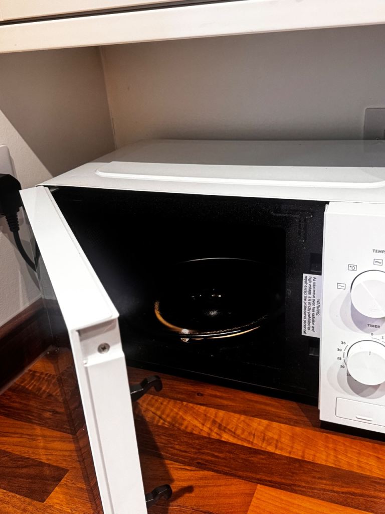 Hisense Microwave Oven - White, As Good As New