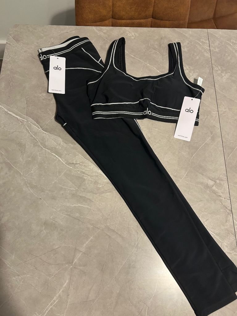 NEW Alo Yoga Black Leggings & Sports Bra Set