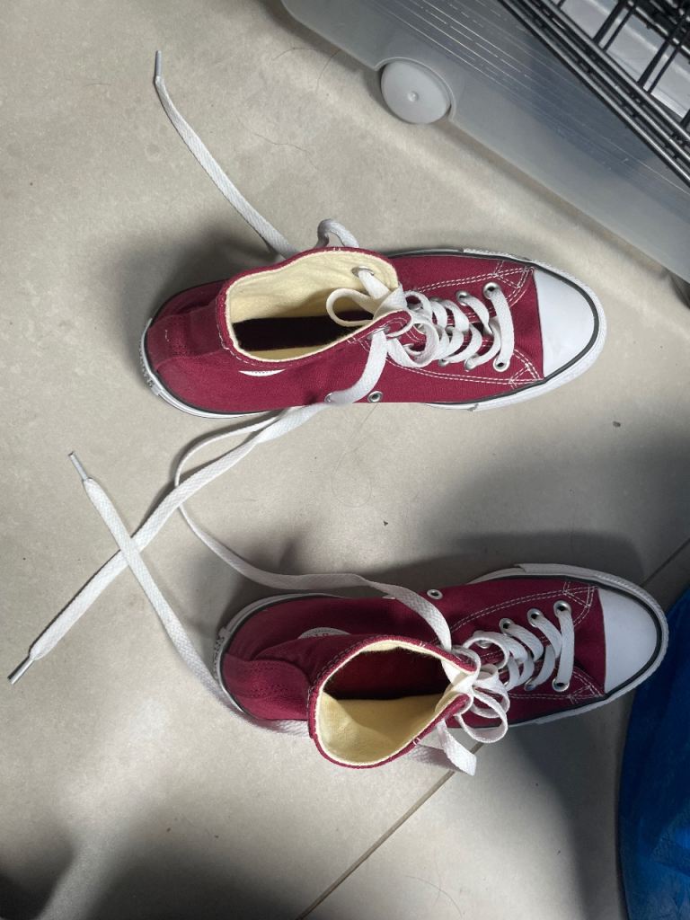 Pair of converse- size 7 