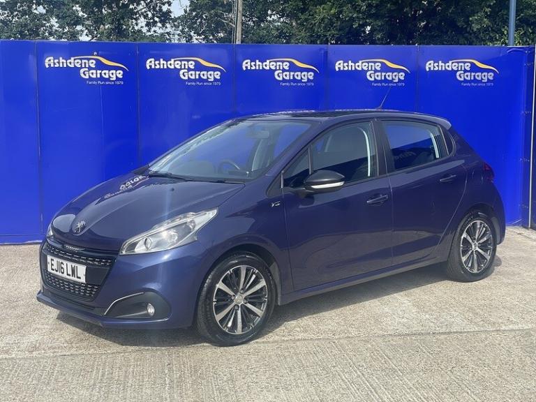  Peugeot 208 PureTech XS White Hatchback Petrol Manual