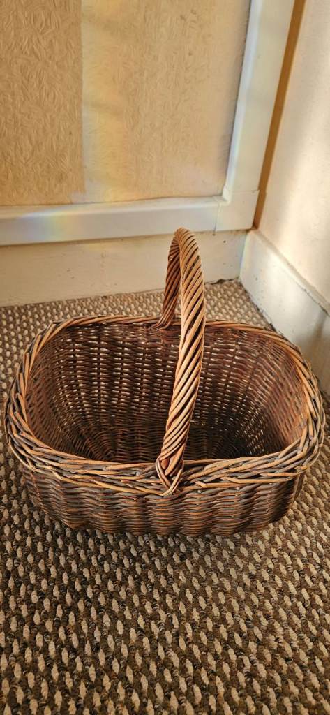 Vintage wicker basket 