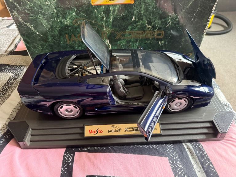 1/12 scale jaguar xj220