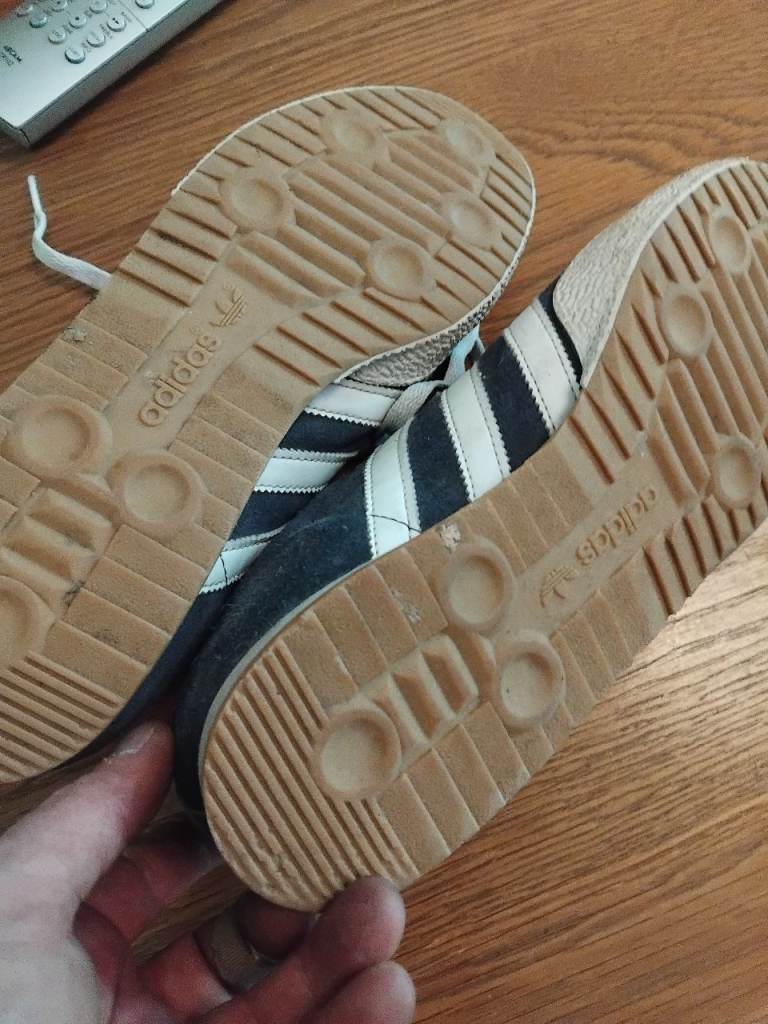 Addidas Samba size 8 very good condition.