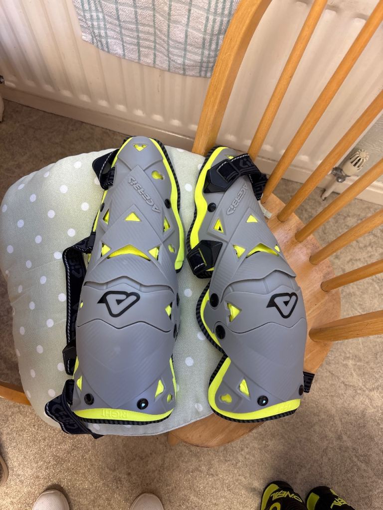 Motorcross knee protectors 