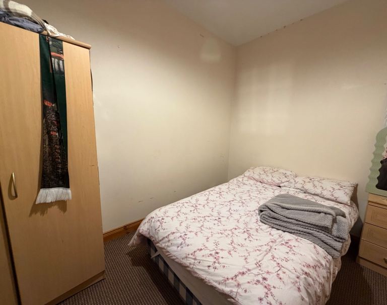 Double bedroom University Avenue Belfast 