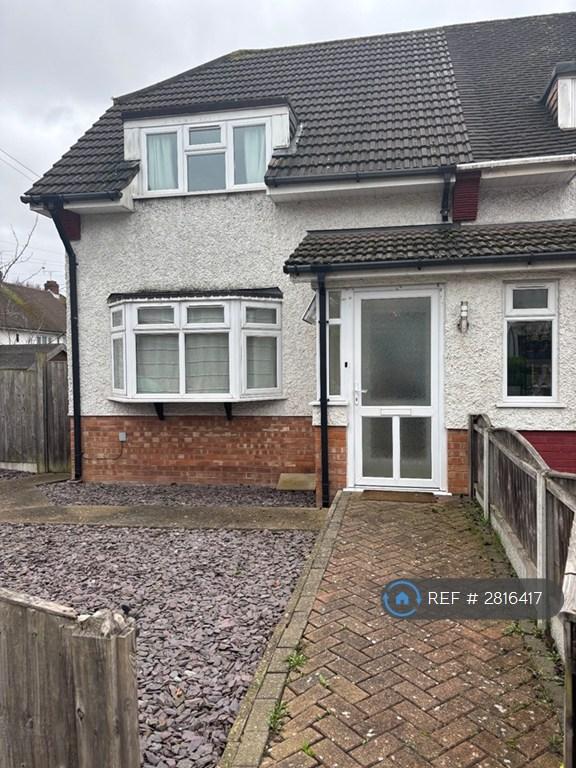 2 bedroom house in Byron Way, Romford, RM3 (2 bed) (#2816417)