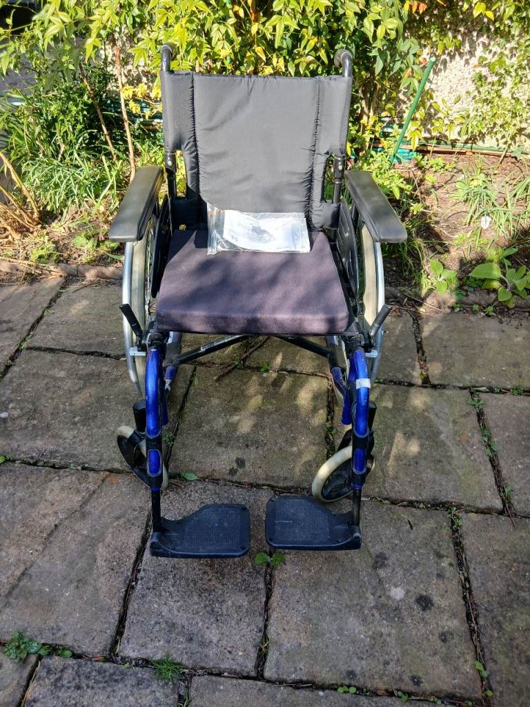 Self propelled wheel chair
