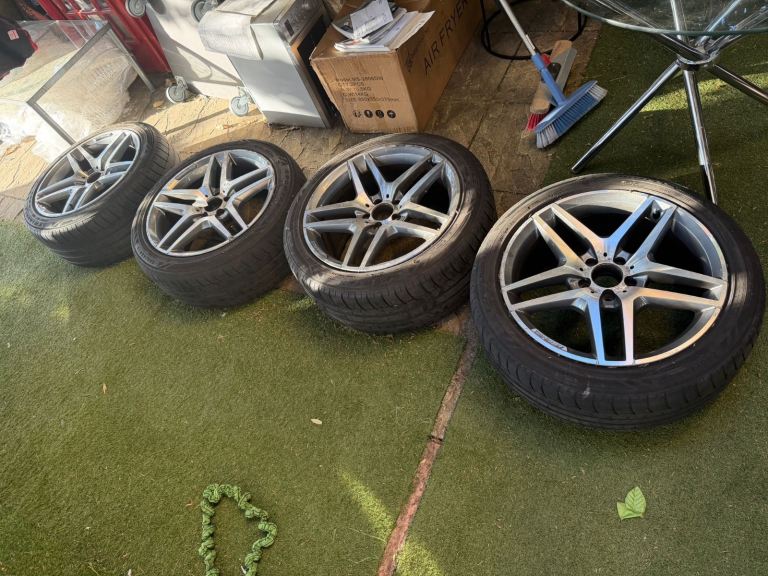 FOR SALE GENUINE MERCEDES S CLASS W222 19" AMG DIAMOND CUT ALLOY WHEELS TYRES