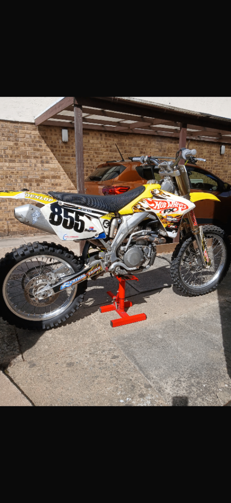 Suzuki motocross dirt bike 