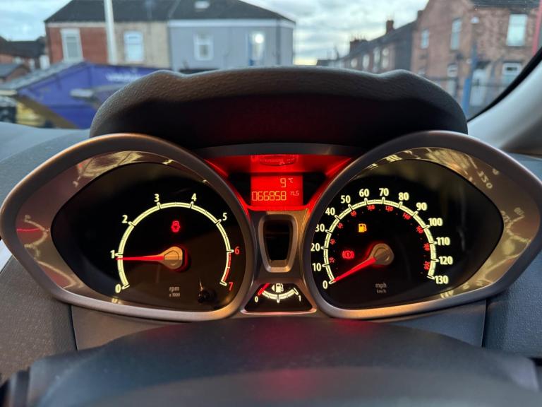 2010 Ford Fiesta 1.4 Zetec 5dr HATCHBACK PETROL Manual