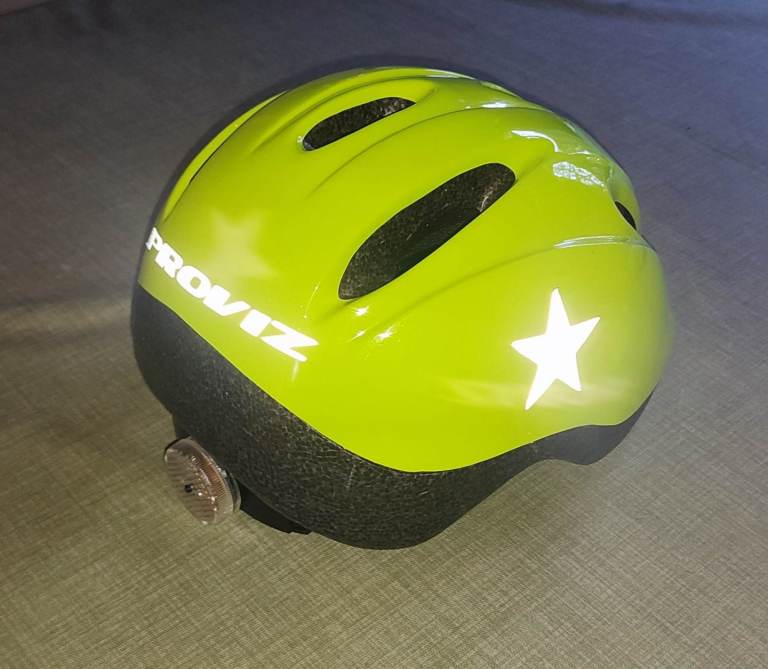 Excellent condition! Proviz children's cycling helmet - size 48cms to 53cms