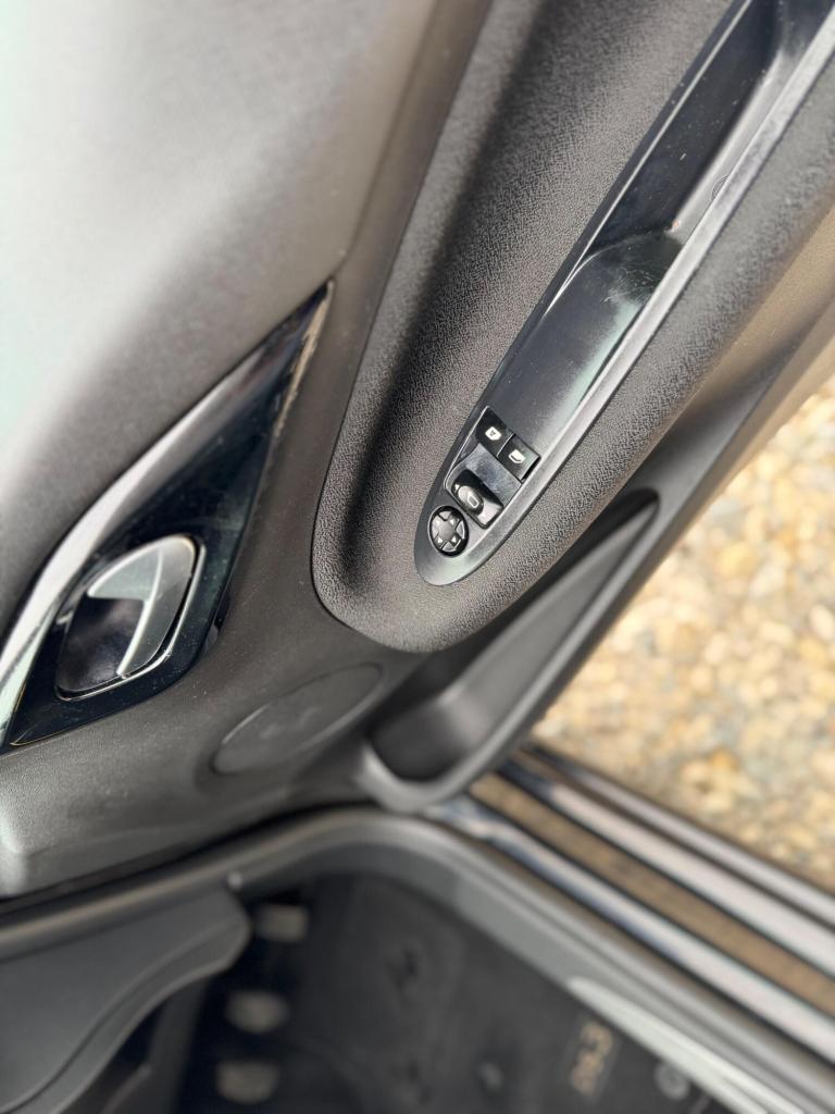 2015 DS Automobiles DS 3 1.6 BlueHDi DStyle Nav Euro 6 (s/s) 3dr HATCHBACK Diesel Manual