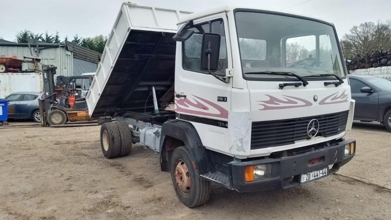  Left hand drive Mercedes-Benz 814, 3 way tipper, Manual pump, 6 cylinder OM366 
