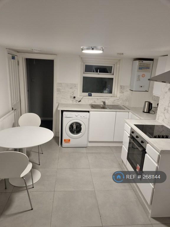1 bedroom in Richmond Rd, Gillingham, ME7 (#2681144)