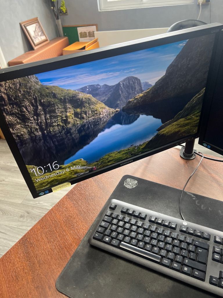 Samsung Double Monitor Desktop PC and Tower 