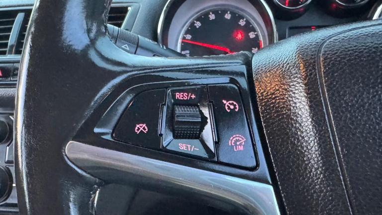 2015 Vauxhall Mokka 1.6i SE 2WD Euro 6 (s/s) 5dr HATCHBACK Petrol Manual