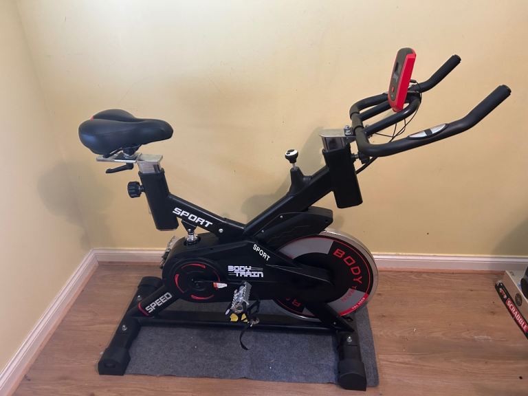 Stationary exercise/spin bike indoor cycling 