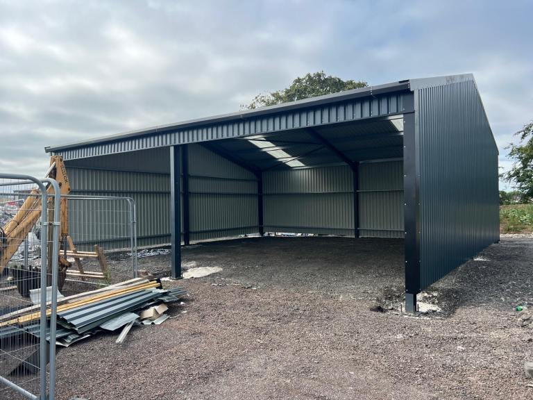 Garage /unit /work shop /labd /yard /storage area 