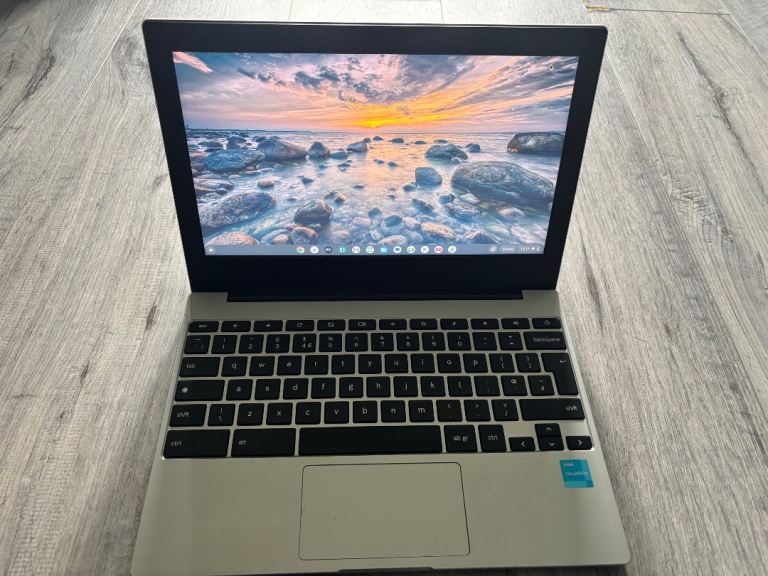 Samsung Chromebook Laptop – Good Condition