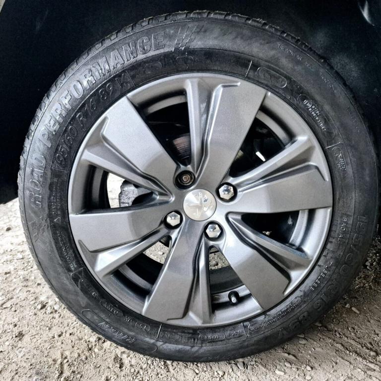 PEUGEOT 2008 1.6 BlueHDi Active 2017