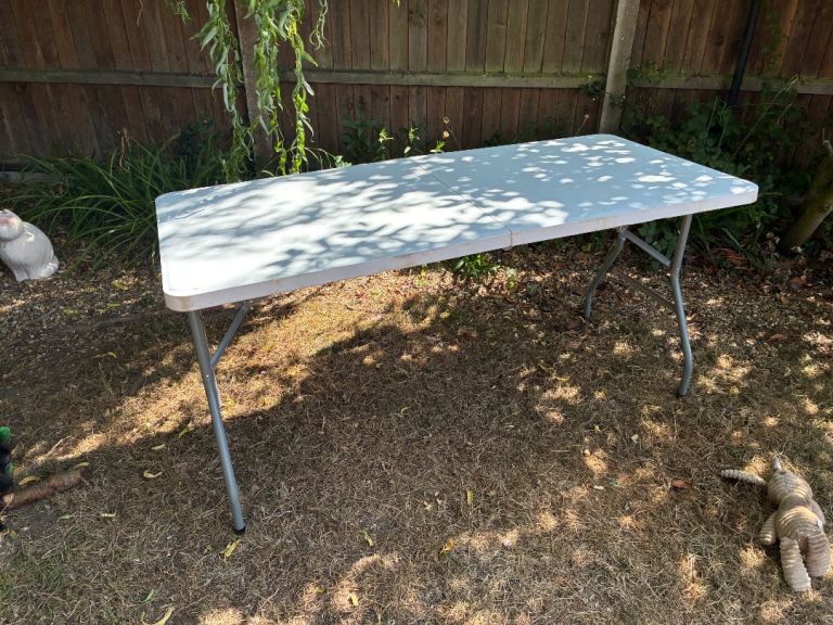 White Plastic Folding Table – Good Condition