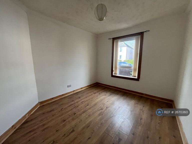 2 bedroom flat in Fulton Street, Glasgow, G13 (2 bed) (#2670360)