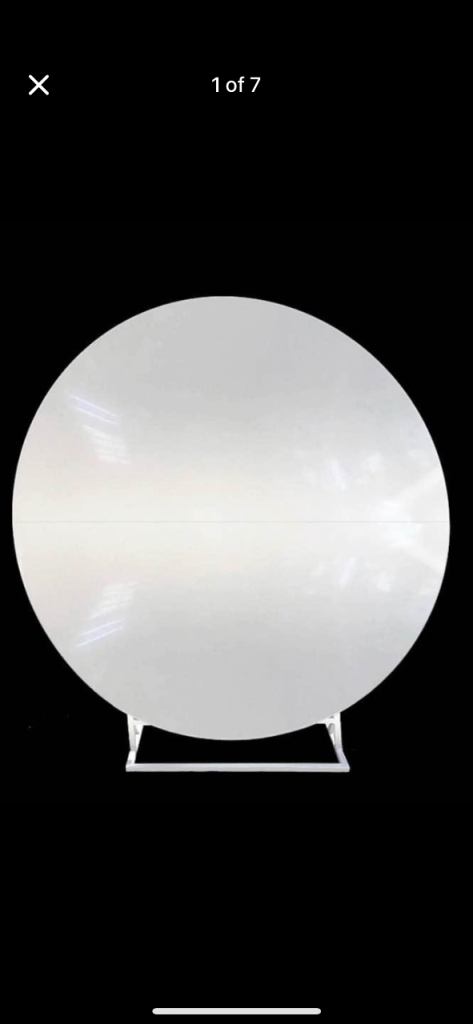 Acrylic backdrop round (2x disc) and golden mesh 