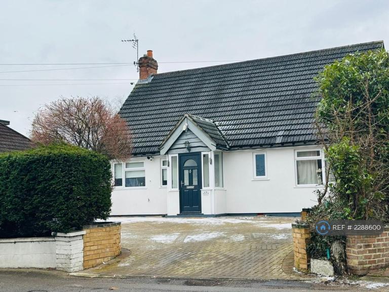 4 bedroom house in Westfield Road, Woking, GU22 (4 bed) (#2288600)