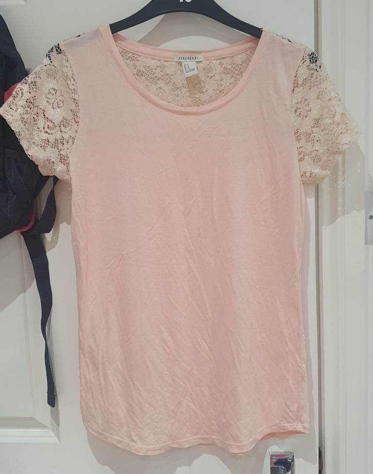 FOREVER 21 Womens Pink Peach Short Sleeved Mesh Net Summer Spring Top T-Shirt Medium