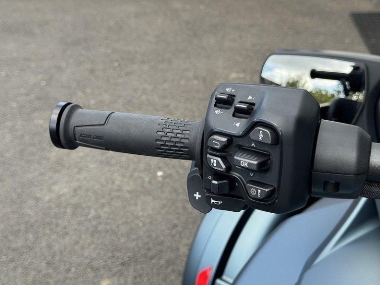 Can-Am Spyder F3 1330 LTD 1330 ACE 3-Wheel 