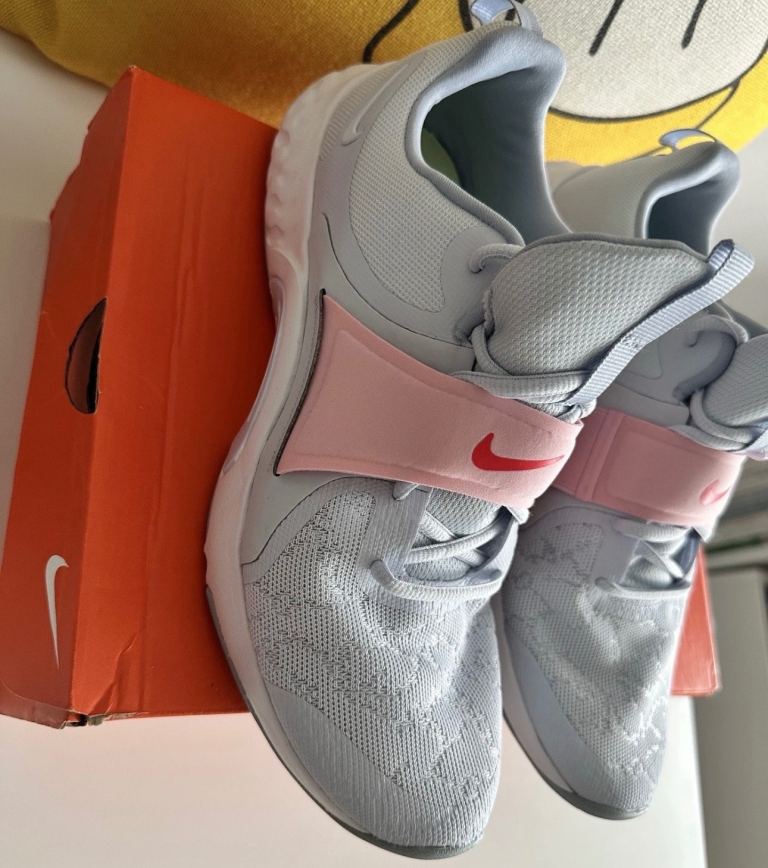 Nike Training Renew In-Season TR 12 Grey Blue Medium Soft Pink WOMEN (UK 8)