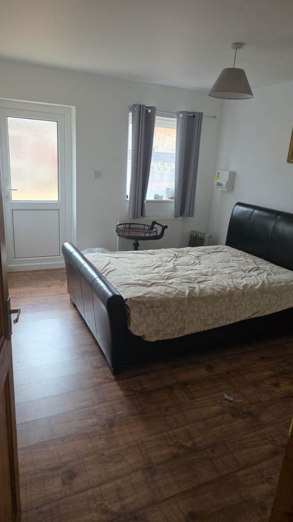 Spacious 1-Bed Flat for Rent - UB1 3BS
