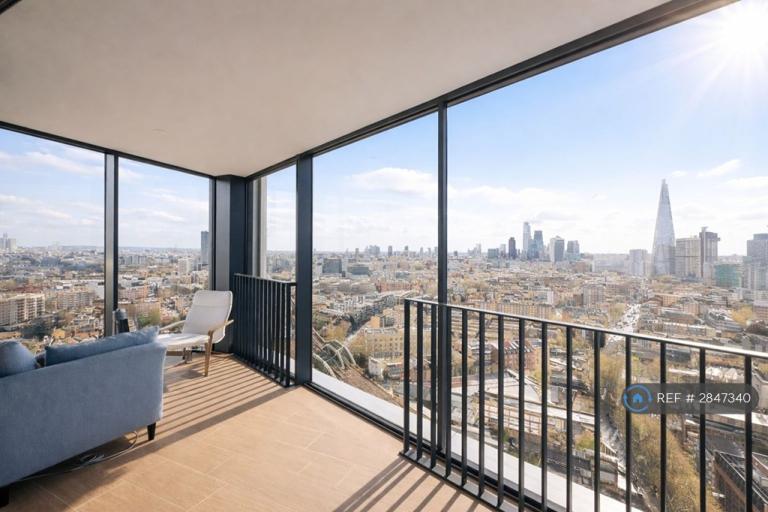 3 bedroom flat in Southwark Bridge Road, London, SE1 (3 bed) (#2847340)