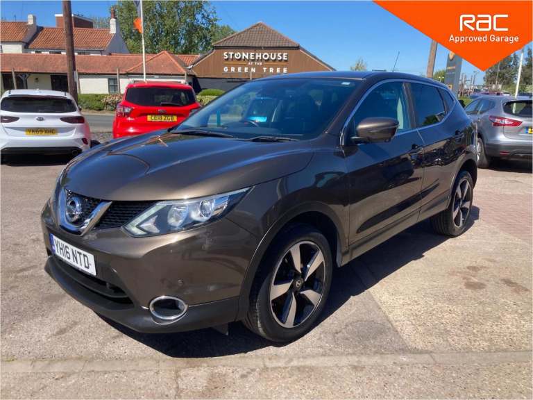 2016 Nissan Qashqai 1.2 DiG-T N-Connecta 5dr HATCHBACK PETROL Manual