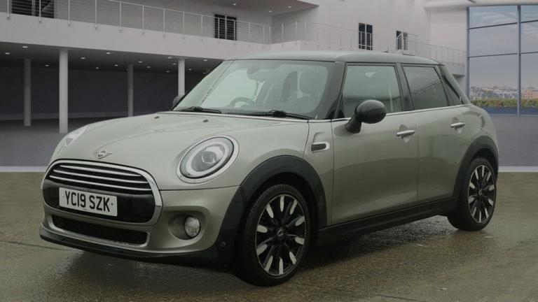 MINI HATCH 1.5 5-Door Hatch Cooper Exclusive 2019