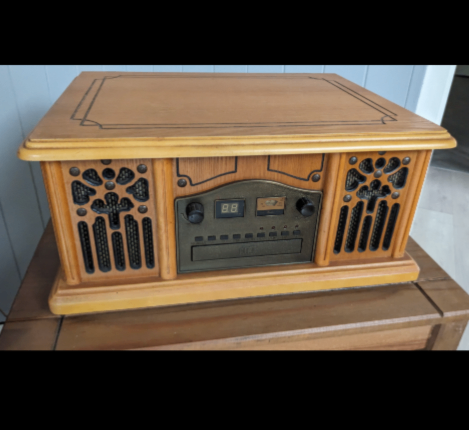 Retro Style Stereo System with Turntable, CD & Radio cassette