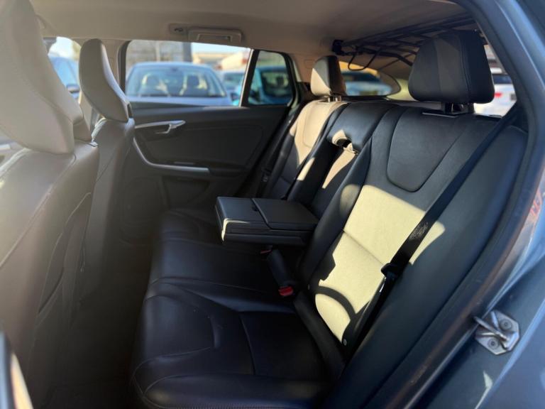 2017 Volvo V60 Cross Country 2.4 D4 Lux Nav Auto AWD Euro 6 (s/s) 5dr ESTATE Diesel Automatic