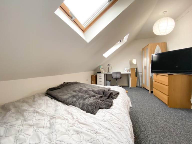 URGENT – Student Room Available in Cathays (Cardiff) – ASAP Move-In + £250 BONUS 01/07/2026 