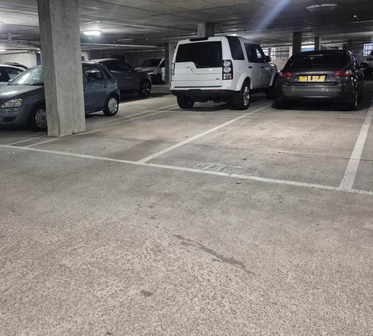 Parking space to rent - Edinburgh EH4 Fettes/WGH £100pcm