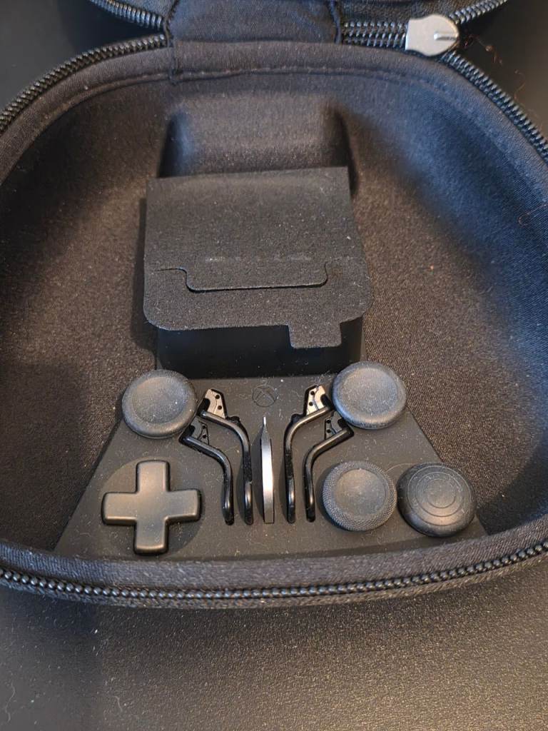 Xbox one series X, steelseries 9x headset and xbox elite series 2 controller